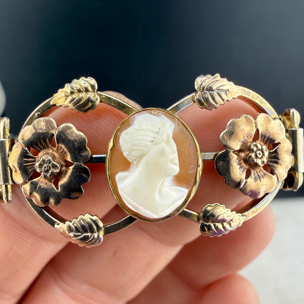 Vintage Cameo Co-Star Expansion Bracelet Sterling Silver Base‎ Shell  6"